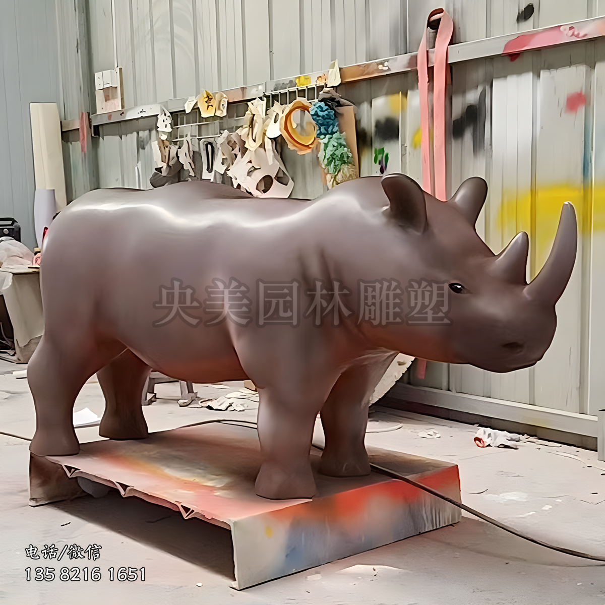 玻璃钢喷漆河马雕塑