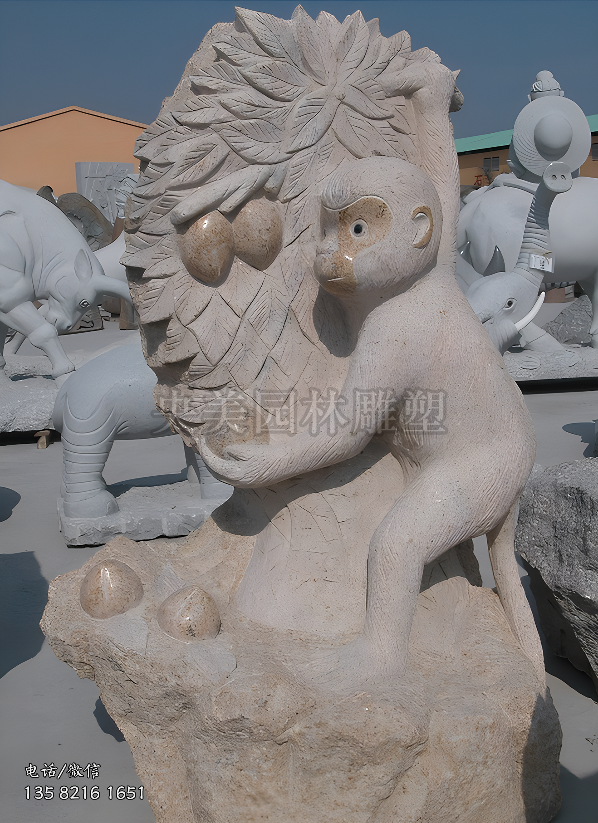 猴子摘桃景观赢博手机网页版登录入口摆件