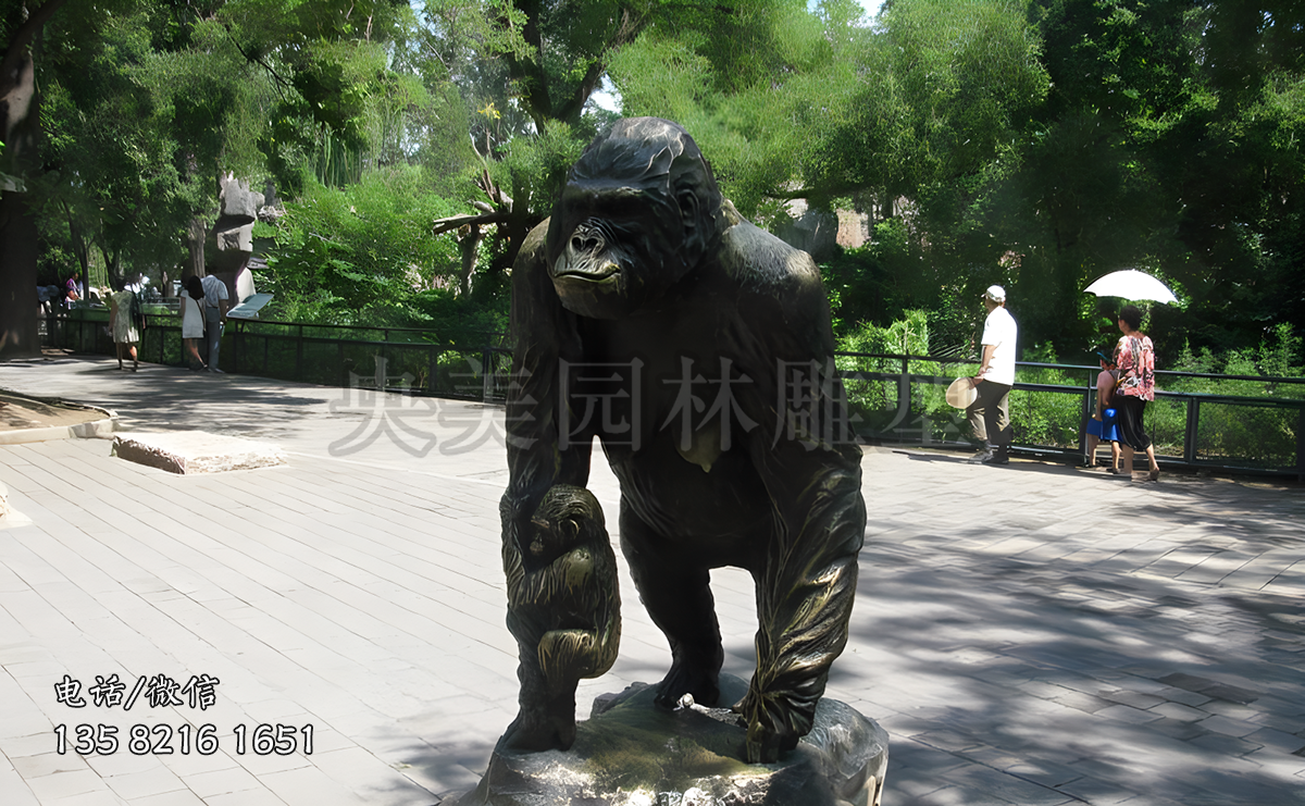 玻璃钢大型仿真动物猩猩雕塑